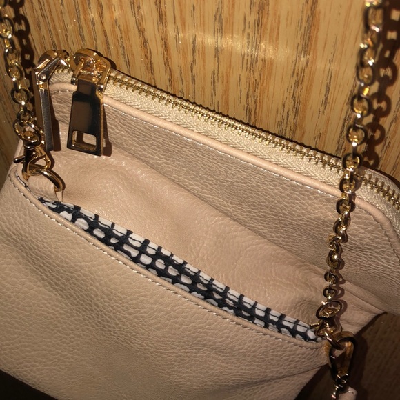 Crossbody/ wristlet purse - Picture 4 of 4